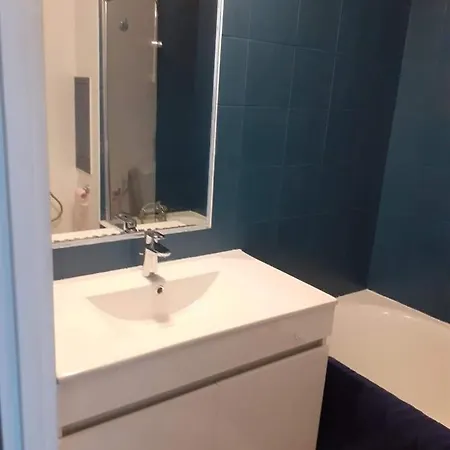 Studio 4 Personnes Avec Vue Sur Le Port Apartment Hyeres